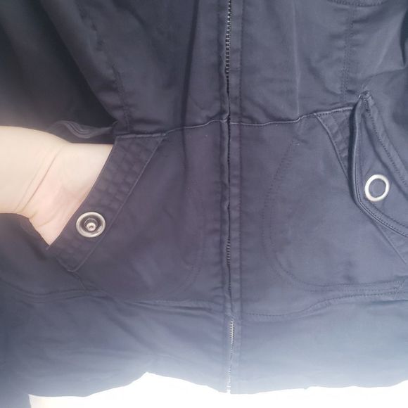 Ricki's Black Jacket - Picture 11 of 11